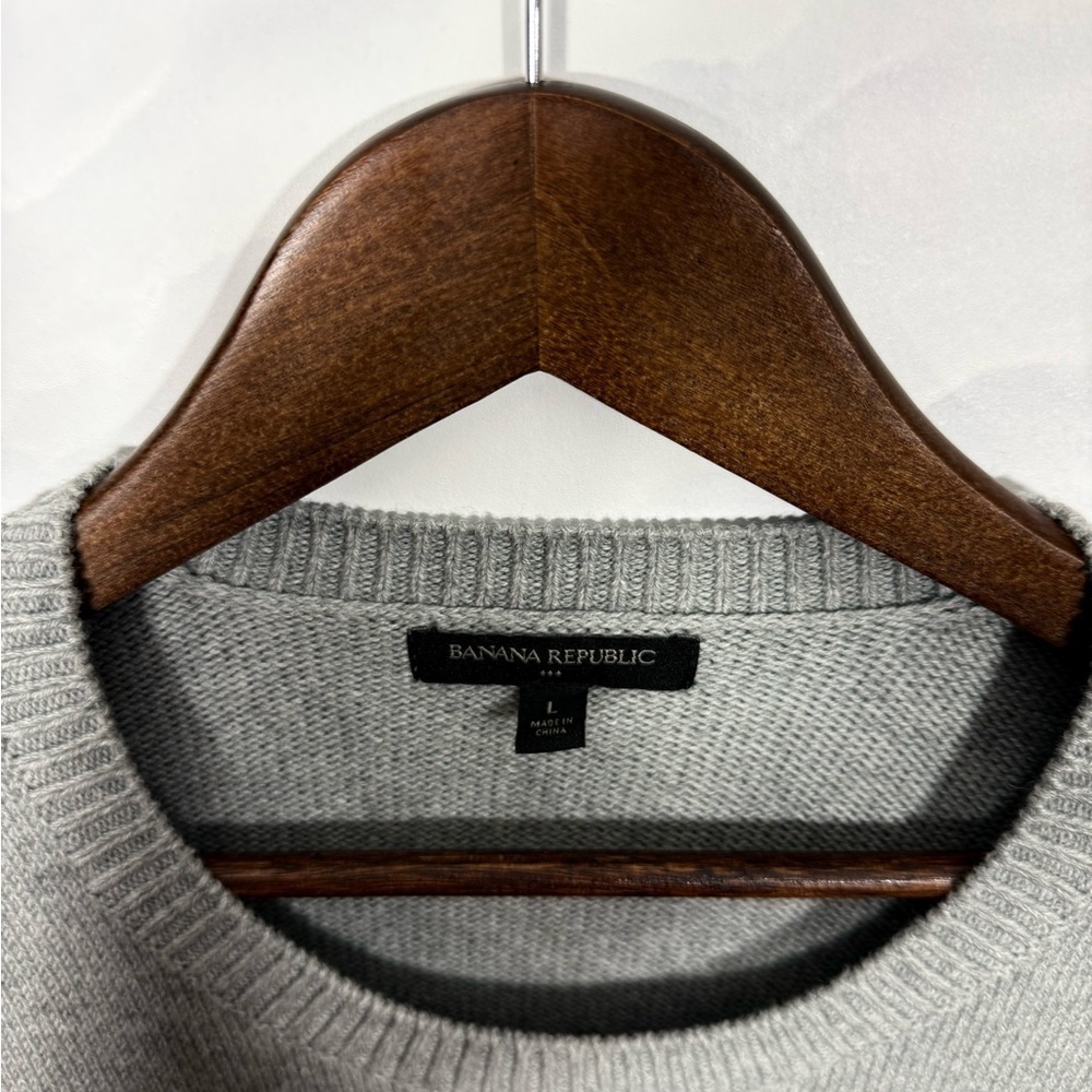 Banana Republic Men's Gray and Black Size L Crewneck Sweater - Picture 3 of 9